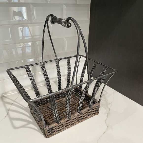 Metal Decor Other - “Final Price” Metal Basket